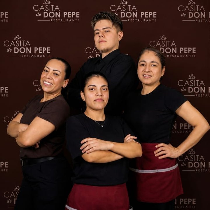 El equipo completo de La Casita de Don Pepe
